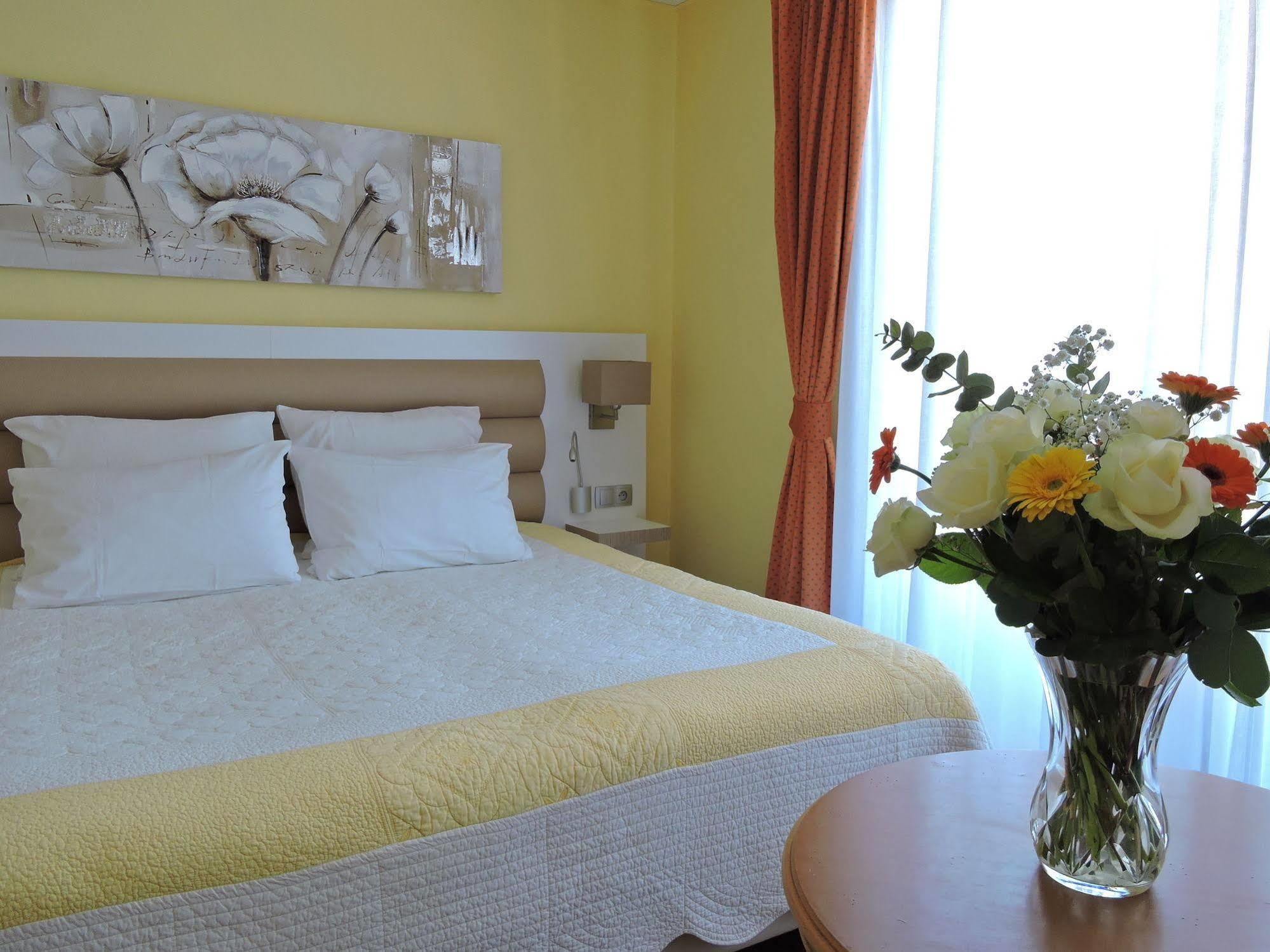 Regina Hotel Cannes Exterior foto